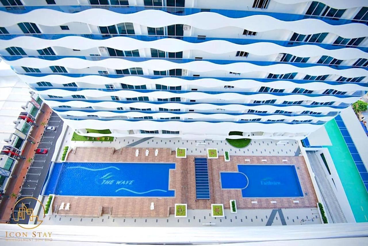The Wave Suites Melaka Exterior foto